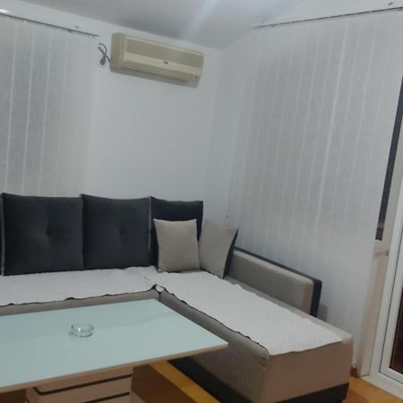 Jovana -- Porodicni Apartmani Igalo Herceg Novi Szoba fotó